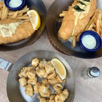 Photo taken at Fish &amp;amp; Co.™ by Haritso on 6/7/2019