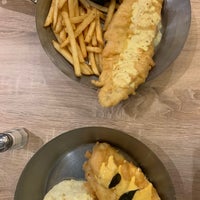 Photo taken at Fish &amp;amp; Co.™ by Haritso on 4/1/2019