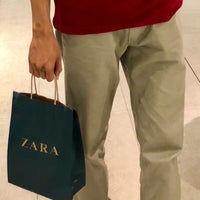 Photo taken at ZARA by Haritso on 10/10/2018