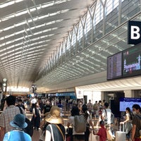 Photo taken at Terminal 2 by Ethan W. on 8/11/2022