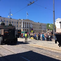 Photo taken at Puolustusvoimien lippujuhlapäivä by Rasmus S. on 6/4/2017