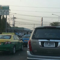 Photo taken at แยกบางชัน (Bang Chan Junction) by pare on 2/13/2014