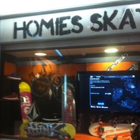 รูปภาพถ่ายที่ Homies Skateshop โดย Ignacio N. เมื่อ 9/20/2013