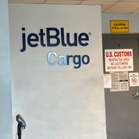 Photo taken at jetBlue Ticket Counter by oytun s. on 9/5/2021