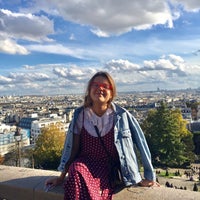 Photo taken at Jardin des Arènes de Montmartre by Stasy T. on 10/23/2020