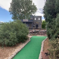 Foto diambil di Colorado Journey Mini Golf oleh Jennifer K. pada 7/31/2020