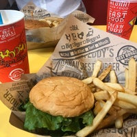 Photo taken at Teddy&amp;#39;s Bigger Burgers by Jin on 1/2/2020