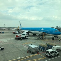 Photo taken at Gate D42 by Meh on 8/31/2018
