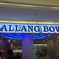 Photo taken at Kallang Bowl by Meh on 9/26/2019