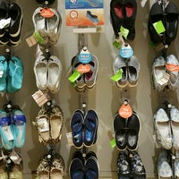 Crocs trinoma hotsell