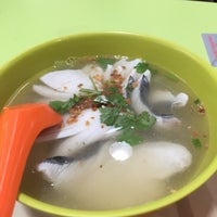 Photo taken at Han Kee Fish Soup by minzyiii on 11/24/2017