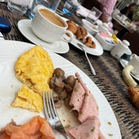 Photo taken at Fujairah Rotana Resort &amp;amp; Spa by Anastasiy L. on 3/5/2022