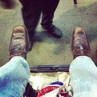 Снимок сделан в Union Station Shoe Shine пользователем Cristian W. 12/13/2012
