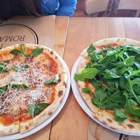 Foto tirada no(a) Romaría Pizzería por Alejandro A. em 10/7/2016