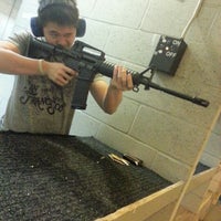 Foto diambil di Trigger Time Indoor Gun Range oleh Donato L. pada 12/15/2012
