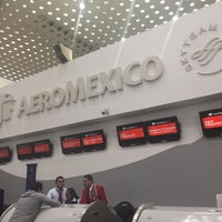Photo taken at Sky Priority Check In Aeromexico by Arturo on 7/1/2016