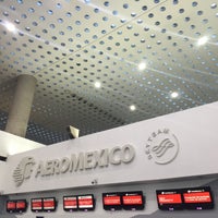Photo taken at Sky Priority Check In Aeromexico by Arturo on 3/11/2016