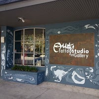 1/23/2014에 Jade P.님이 Oddity Tattoo Studio &amp;amp; Gallery에서 찍은 사진