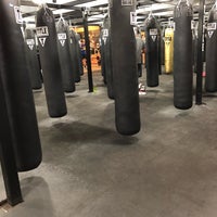 Photo taken at Title Boxing Club Chicago Lincoln Park by Zoe on 11/23/2017
