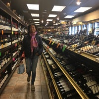 Photo taken at Andersonville Wine and Spirits by Zoe on 4/19/2017