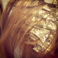 12/30/2012 tarihinde Jeska N.ziyaretçi tarafından Evolve Hair &amp;amp; Art'de çekilen fotoğraf