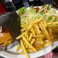 Foto scattata a Brazilian American Burgers da Talita S. il 4/22/2024