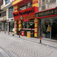 Photo taken at Kuru Fasulyeci Eyüp Usta by Abdullah A. on 5/6/2022