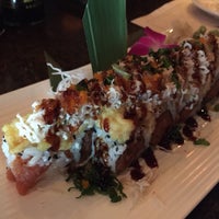 Photo taken at DaRuMa- Japanese Steakhouse and Sushi Lounge by Greg F. on 4/4/2015