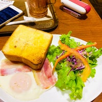 Photo taken at Ueshima Coffee House by HIROFUMI E. on 6/5/2021