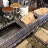11/21/2012 tarihinde Joel W.ziyaretçi tarafından Peet&amp;#39;s Coffee &amp;amp; Tea'de çekilen fotoğraf