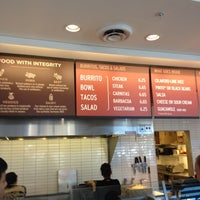 Photo taken at Chipotle Mexican Grill by Gabriel G. on 10/2/2012