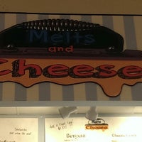Foto tirada no(a) Melts and Cheese por Trish W. em 12/4/2013