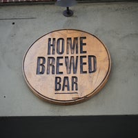 Foto tirada no(a) Home Brewed Bar por Kim H. em 10/2/2018