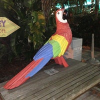 Снимок сделан в Parrot Key Caribbean Grill пользователем Drew K. 12/29/2012