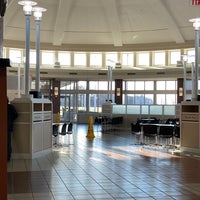 Foto diambil di Commodore Perry Service Plaza (Eastbound) oleh Samson C. pada 11/7/2022