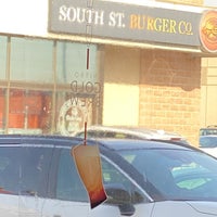 Das Foto wurde bei South St. Burger von Samson C. am 11/6/2020 aufgenommen