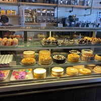 Photo taken at Lamanna&amp;#39;s Bakery, Cafe &amp;amp; Fine Foods by Samson C. on 6/5/2021