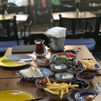 Das Foto wurde bei Küçük Şeyler von Tarık Eren T. am 8/6/2019 aufgenommen