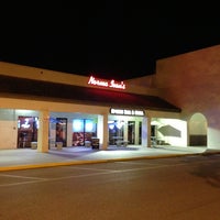 Foto diambil di Norma Jean&amp;#39;s Sports Bar &amp;amp; Grill oleh Sean C. pada 12/19/2012