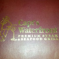 รูปภาพถ่ายที่ Capt&amp;#39;s Waterfront Premium Steak &amp;amp; Seafood Grill โดย Jim H. เมื่อ 11/12/2012