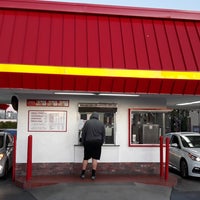 Photo taken at In-N-Out Burger by John V. on 8/28/2019
