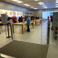 Photo taken at Apple Knox Street by Mason . on 11/22/2020