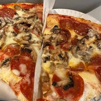 Foto tirada no(a) Prova Pizzabar por Mason . em 3/14/2023