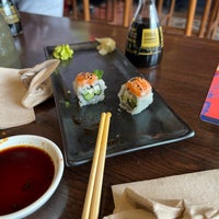Foto tirada no(a) Blue Sushi Sake Grill por Danny G. em 3/26/2023