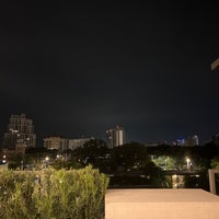 8/19/2023 tarihinde Danny G.ziyaretçi tarafından Edge Rooftop Cocktail Lounge'de çekilen fotoğraf