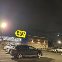 Photo taken at Best Buy by Ger A. on 3/8/2024