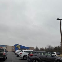 Photo taken at Best Buy by Ger A. on 12/18/2021