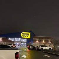 Photo taken at Best Buy by Ger A. on 1/24/2024