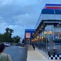Foto tirada no(a) New Monmouth Diner por Ger A. em 8/18/2021