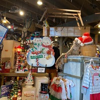 Photo taken at Cracker Barrel Old Country Store by Ger A. on 10/23/2021